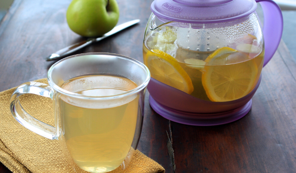 Fresh Ginger and Lemon Infused Green Tea with Honey