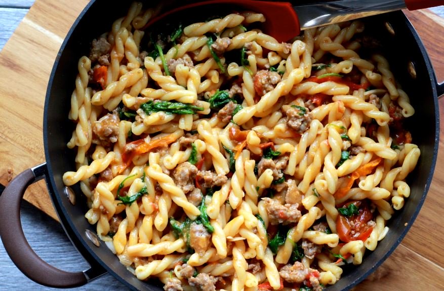 Casserole Pasta with Sausage, Cherry Tomatoes and Arugula